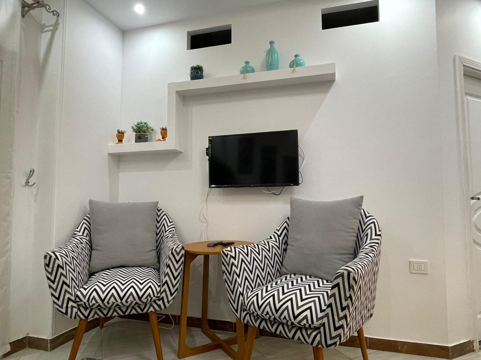 شقة في قلب القاهرة الجديدة تطل على شارع التسعين الشمالي Exterior photo