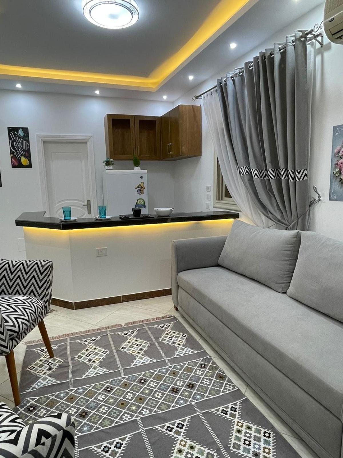 شقة في قلب القاهرة الجديدة تطل على شارع التسعين الشمالي Exterior photo